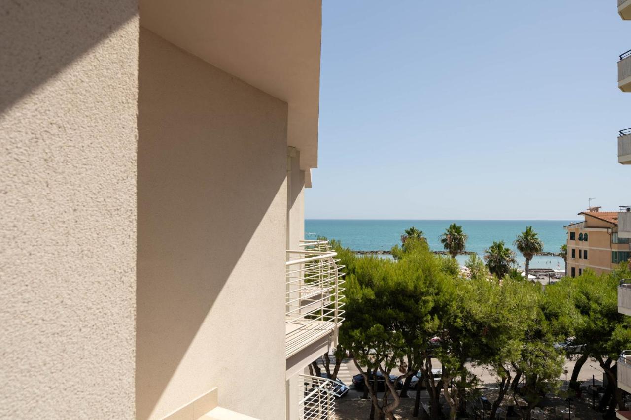 Hotel Velia Grottammare Εξωτερικό φωτογραφία