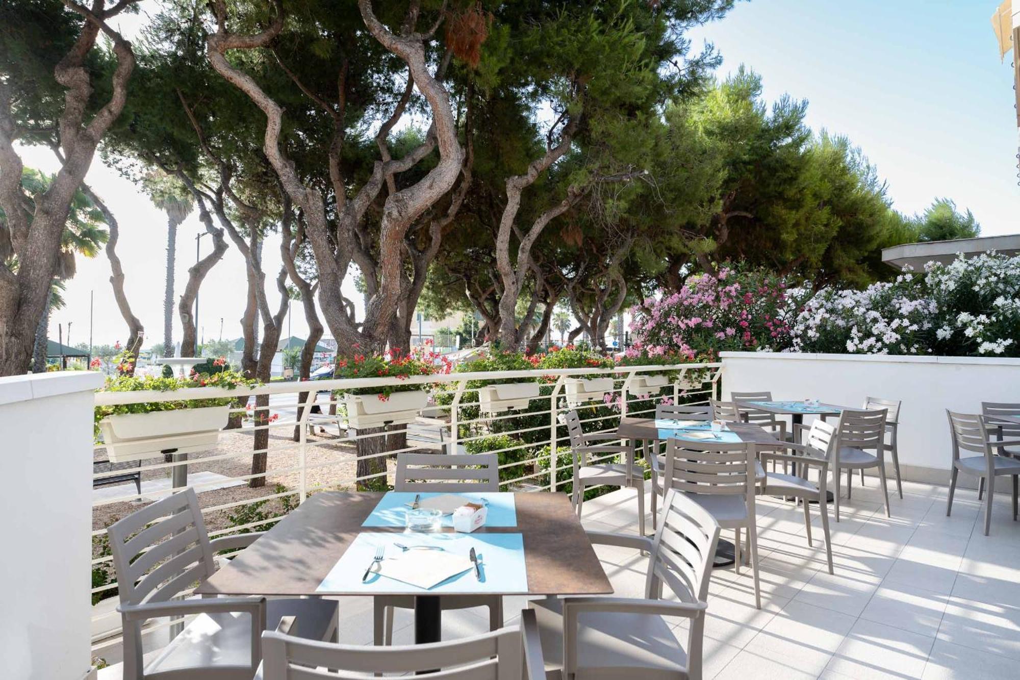 Hotel Velia Grottammare Εξωτερικό φωτογραφία
