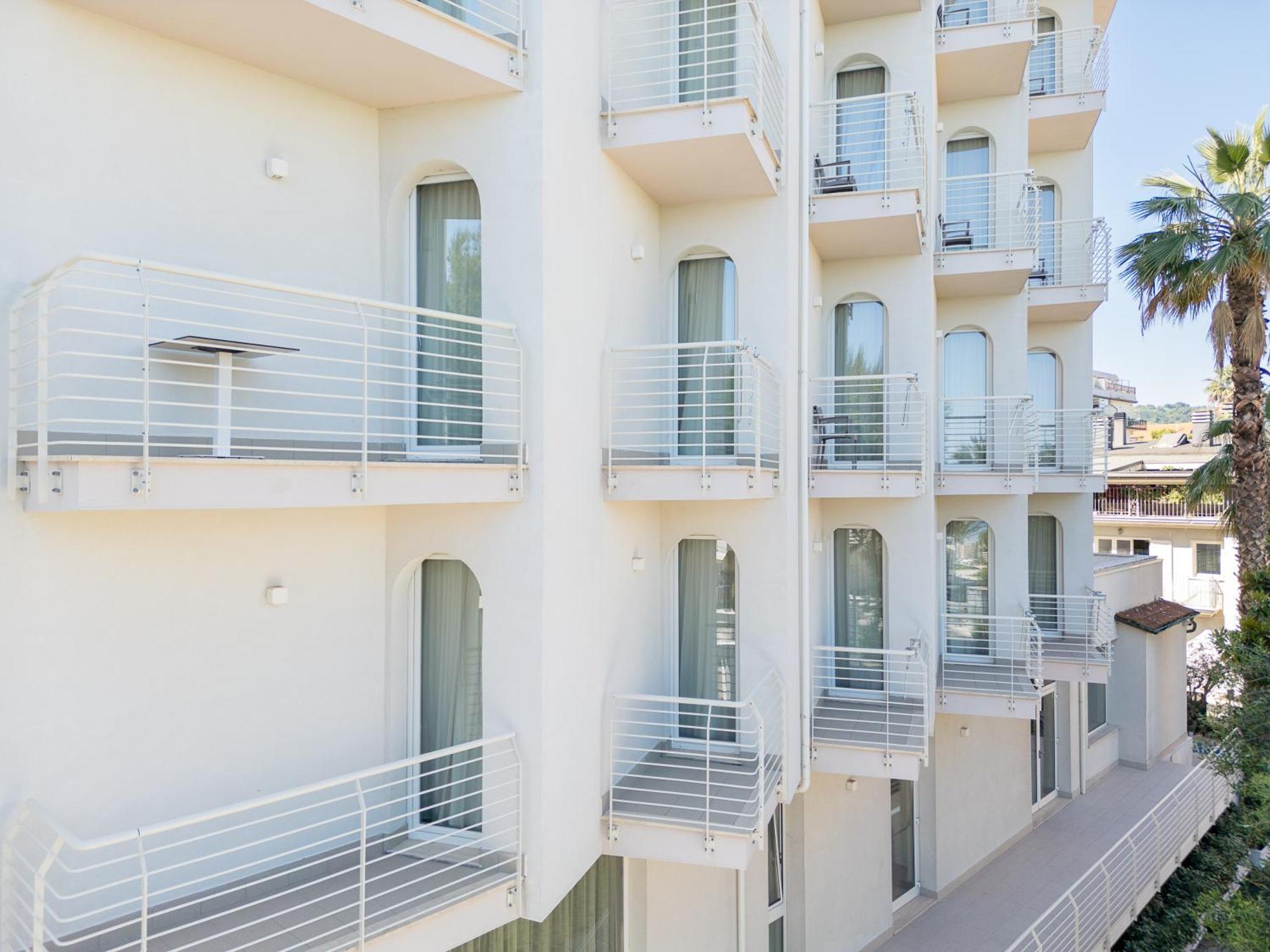 Hotel Velia Grottammare Εξωτερικό φωτογραφία