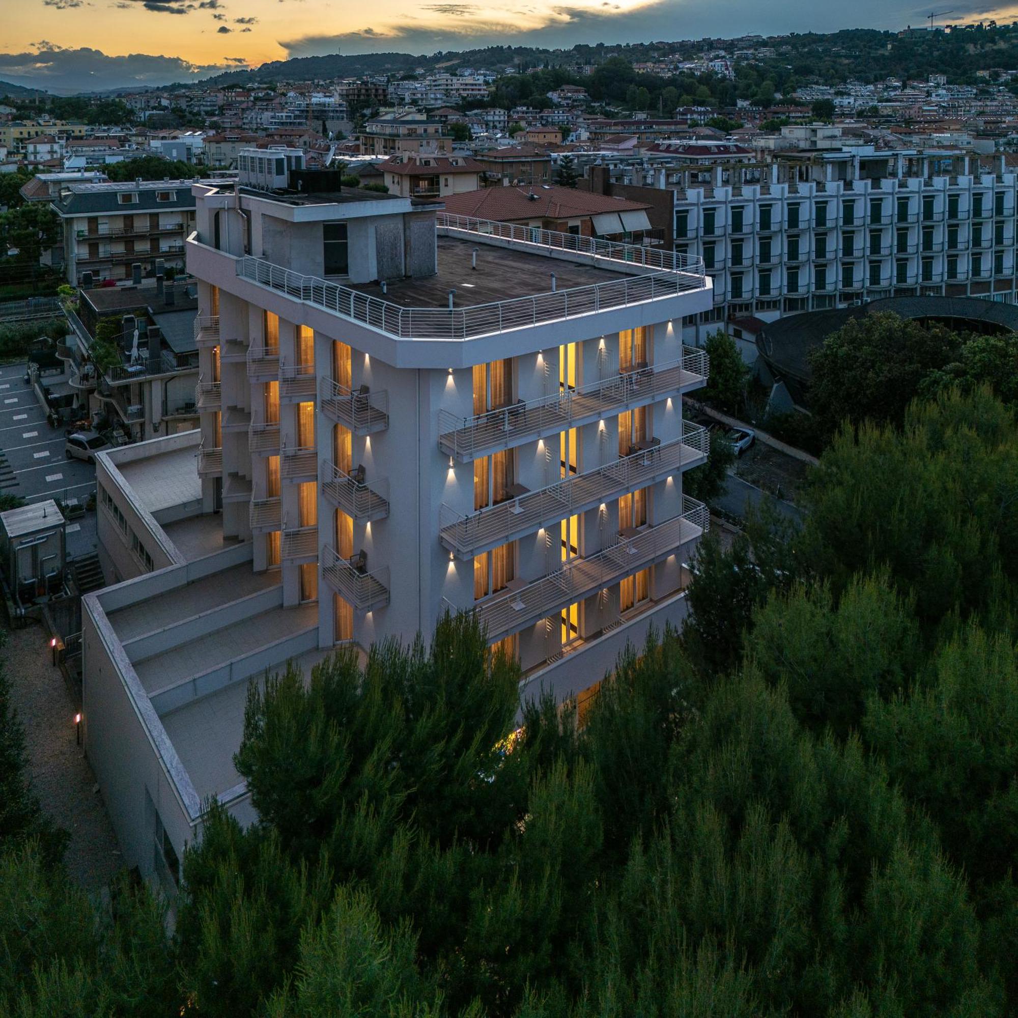 Hotel Velia Grottammare Εξωτερικό φωτογραφία